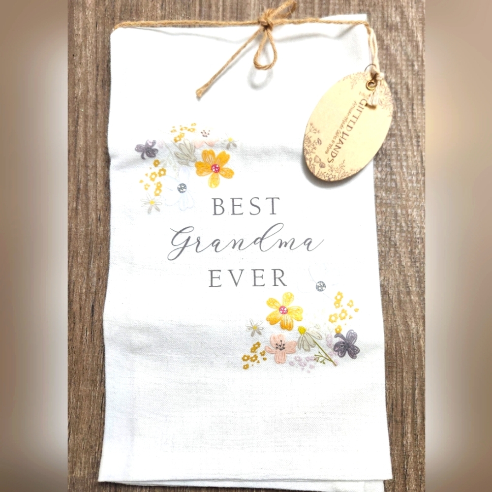 NWT Hand towel
